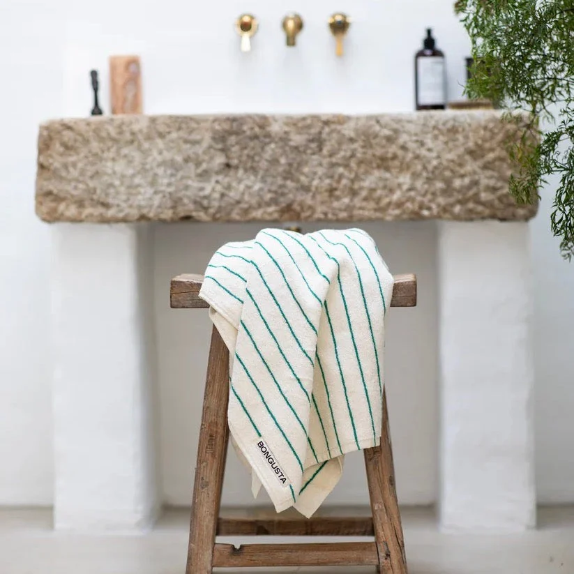 Badetuch BONGUSTA “Pure White & Grass” | 70x140cm Baumwolle | Zeitlos & Naturverbunden