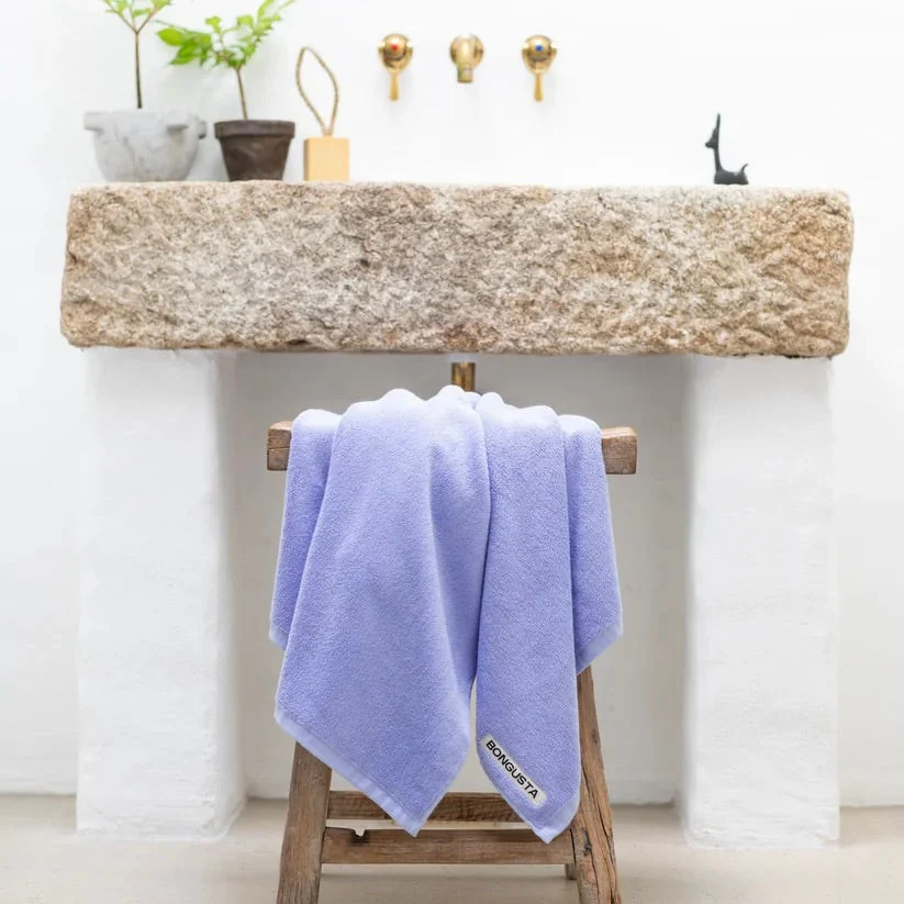 Badetuch „Naram Lavender Blue 70×140 cm“ | Für Bad & Strand | BONGUSTA