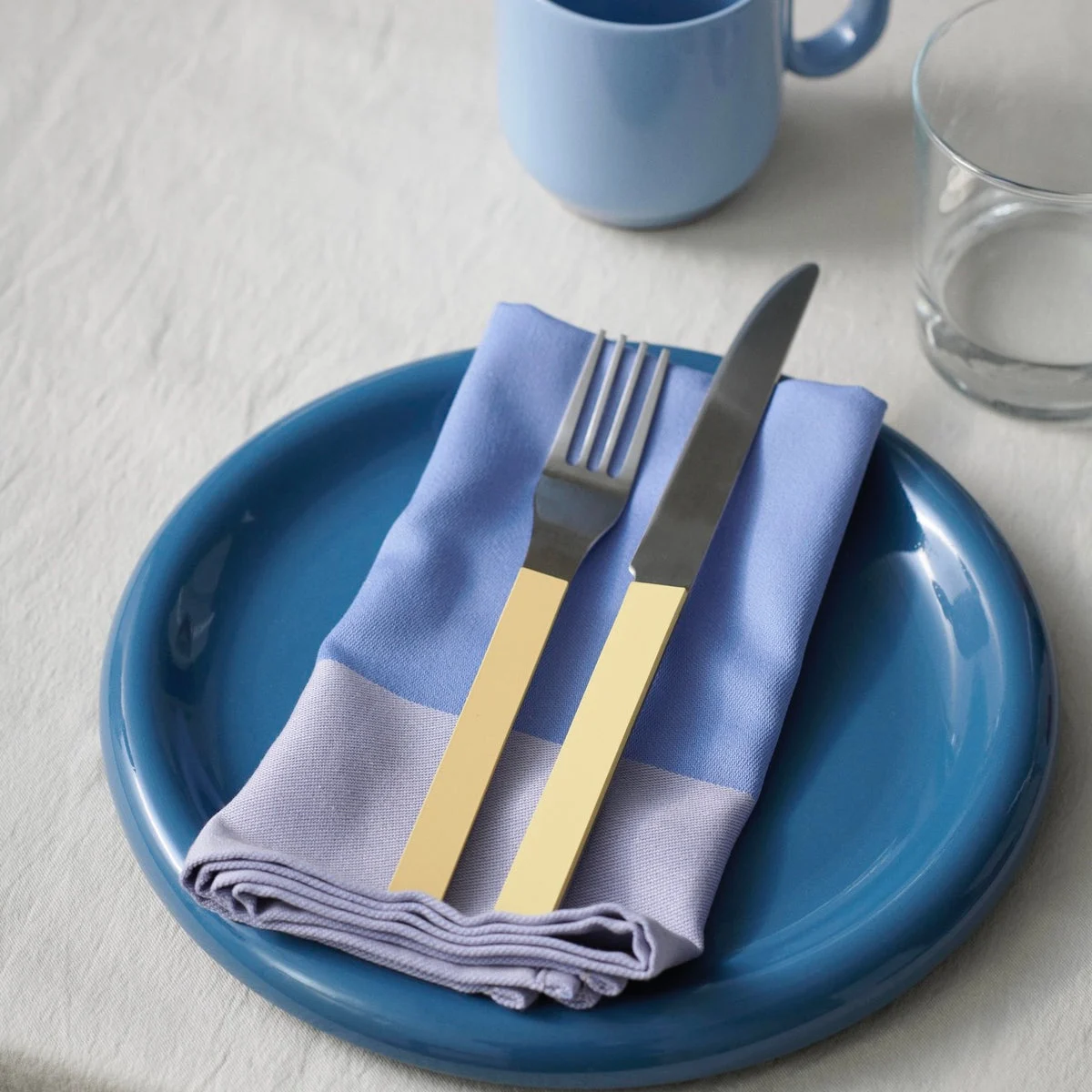 Teller „Barro Plate Dark Blue 24 cm“ | 2er-Set für jeden Tisch | HAY